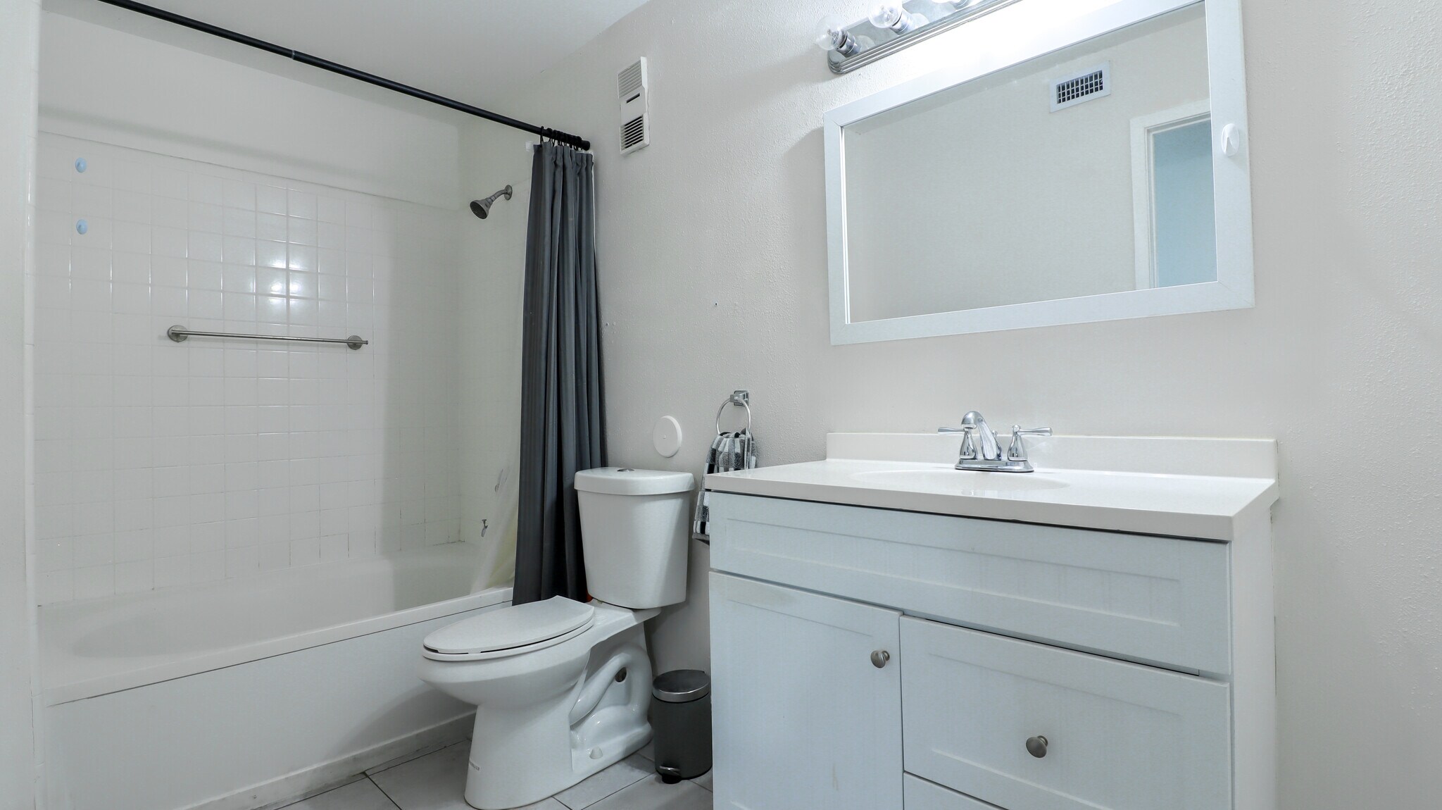 Building Photo - 10371 SW 150th Pl