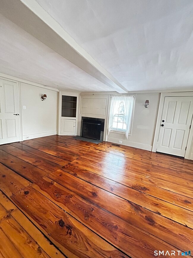 Building Photo - 157 Main St