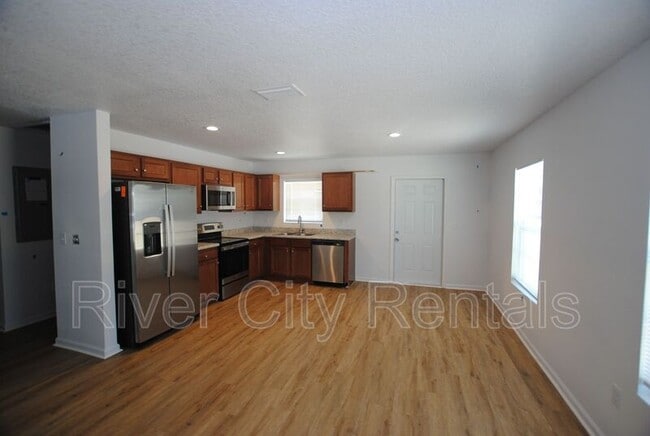 Building Photo - 5623 Overlook Dr E