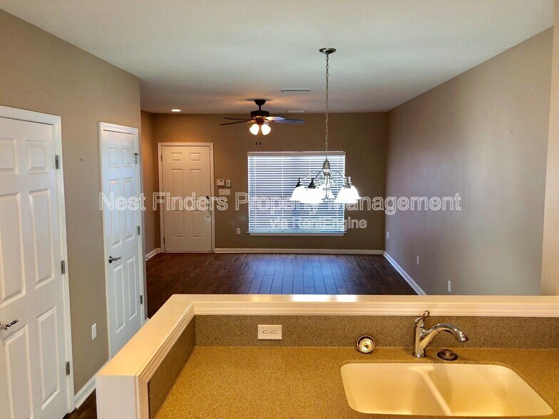 Building Photo - 8078 Summer Cove Ct