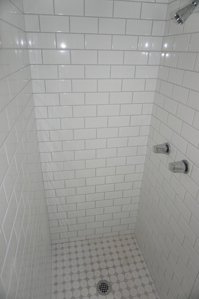 Building Photo - 4516 E Lester St