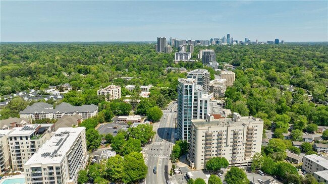 Building Photo - 2161 Peachtree Rd NE