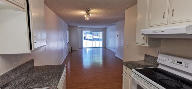 Building Photo - Apartment For Rent In La Mesa!