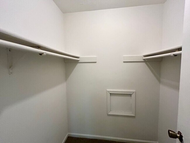 Building Photo - Charming 3-Bedroom Ranch on Quiet Cul-de-S...