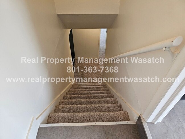 Building Photo - Check Out This 4 Bedroom 2 Bathroom Home in Salt Lake City!