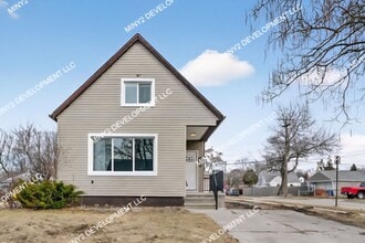 Building Photo - Completely Renovated 4-Bedroom Home in Warren!