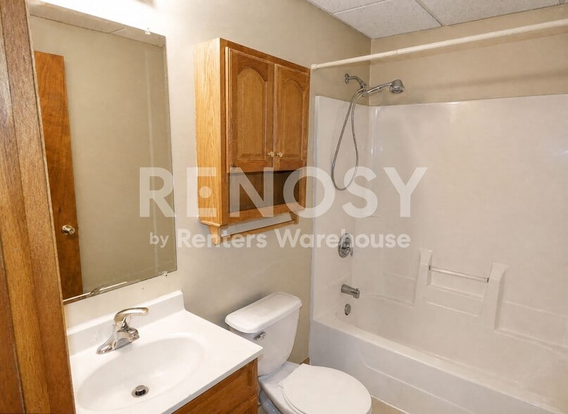 Building Photo - 502 Horseshoe Ln