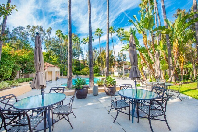 Building Photo - 2Bd 1Ba Condo in Newport Beach