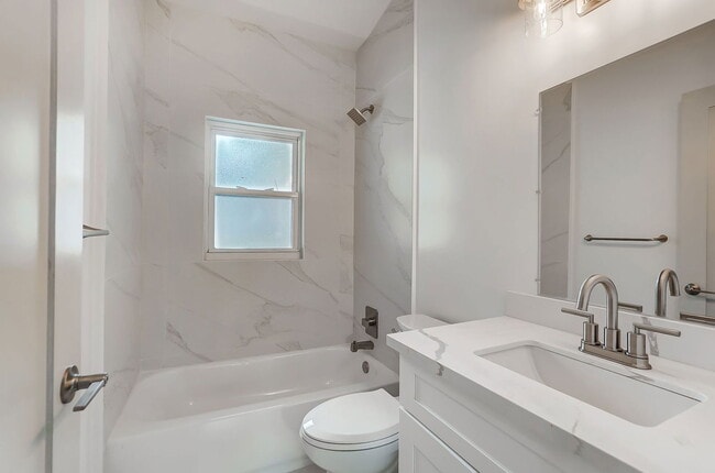 Building Photo - 3719 Kirkup Ave