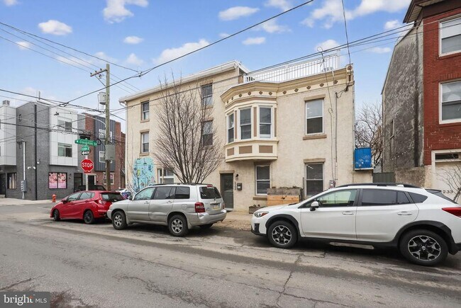 Building Photo - 2100 E Dauphin St