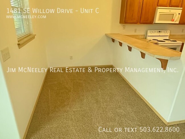 Building Photo - 1481 SE Willow Dr
