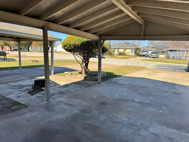 Building Photo - Houghton Ave