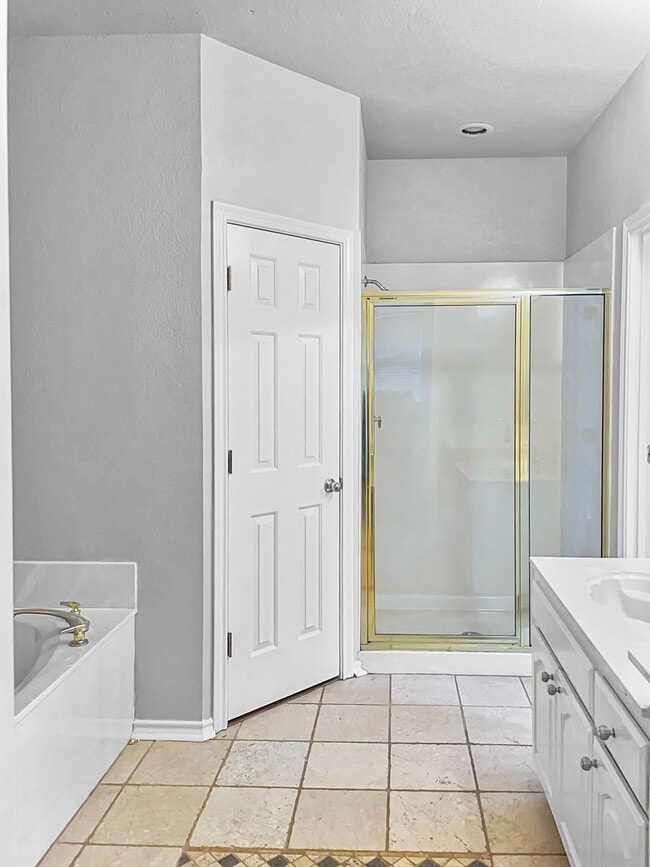 Building Photo - Beautiful 2 Story Home with Greenbelt Views!