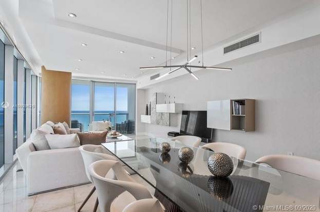 Building Photo - 17001 Collins Ave