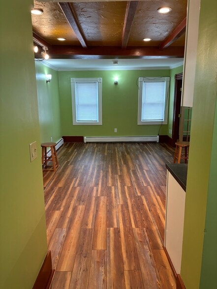 Building Photo - 39 Pitkin St