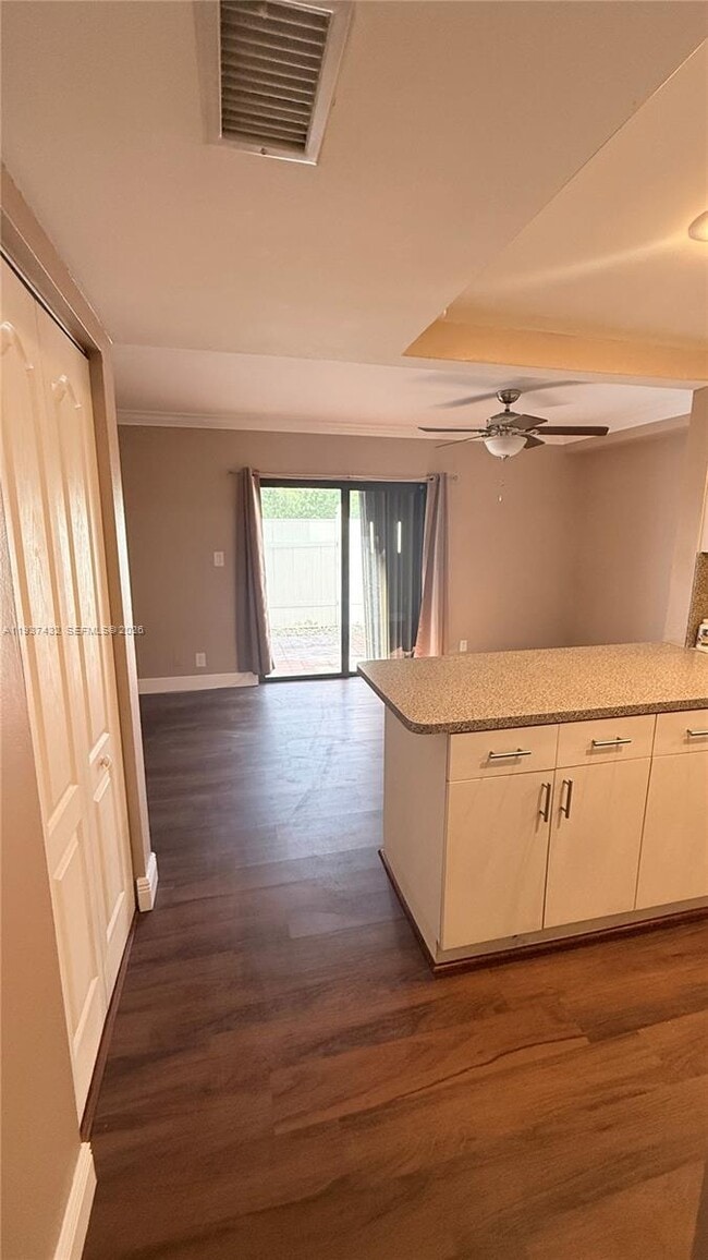 Building Photo - 6667 Miller Dr