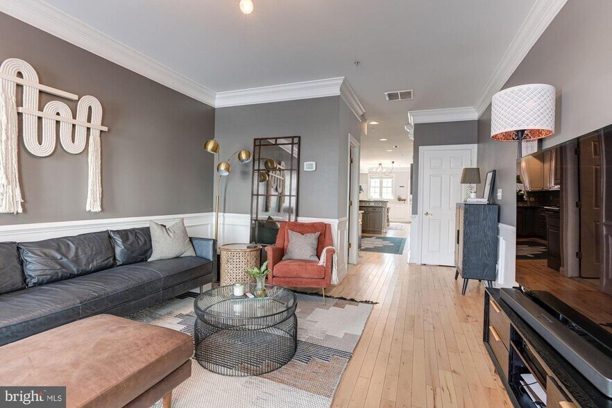 Building Photo - 81 W West St