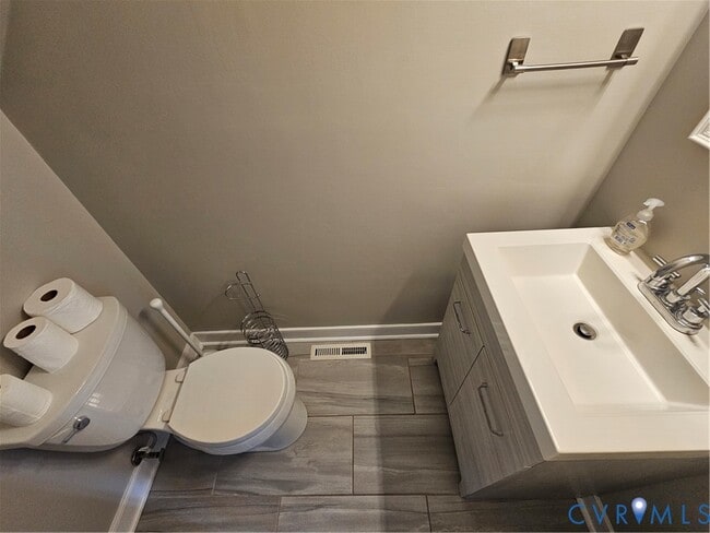 Building Photo - 517 Pleasanthill Dr