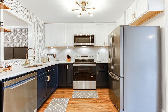 Building Photo - 2580 Old Roswell Rd SE