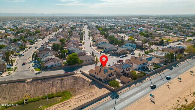 Building Photo - 695 Paseo del Mar Dr