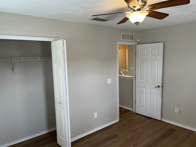 Building Photo - Single family home with lawncare included