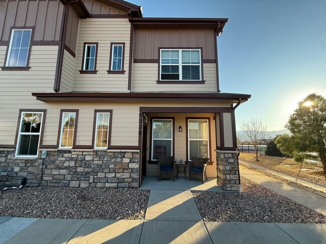 Primary Photo - Gorgeous 2 Bed 3 Bath Townhome Right off the Powers Corridor!!