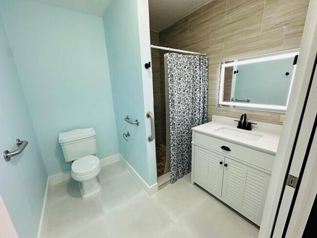 Building Photo - 17647 81st Ln N