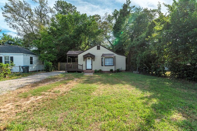Building Photo - $1,200 - 3 bed/2 bath house for rent in Midtown Augusta, with fenced back yard