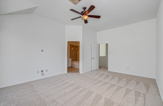 Building Photo - 743 Hallsleigh Ln