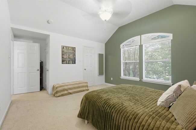 Building Photo - 1923 Bailey St