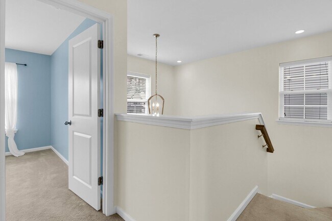 Building Photo - Modern Comfort & Easy Living in Ladson
