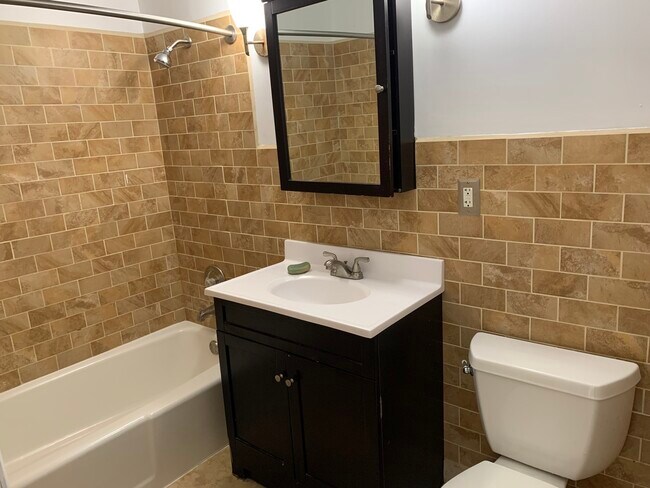 Building Photo - 7443 Washington St