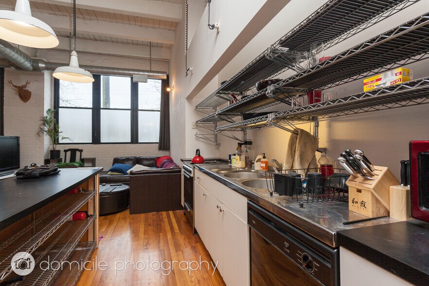 Building Photo - 3312 N Ravenswood Ave