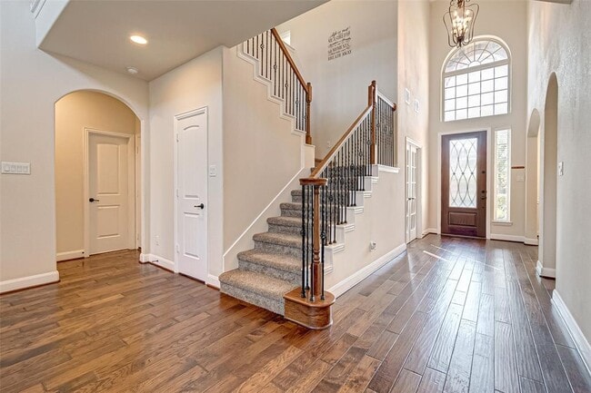 Building Photo - 9915 St Romain Dr