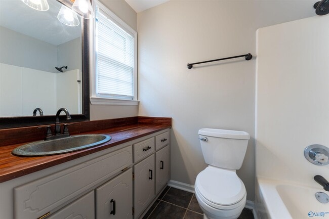 Building Photo - 107 Bridgestone Dr NE