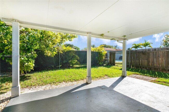 Building Photo - 8172 NW 67th Ave