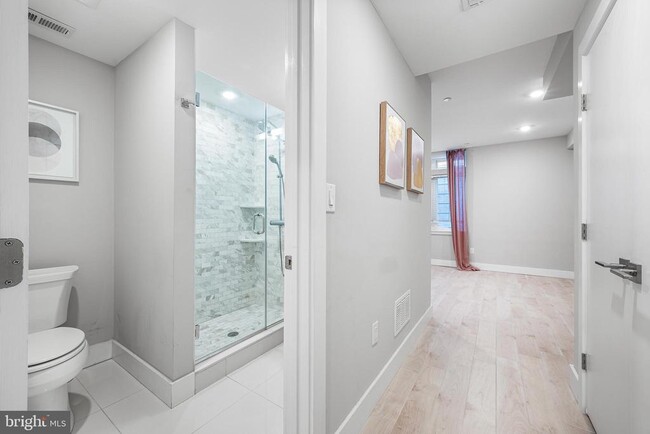 Building Photo - 1839- Blair St