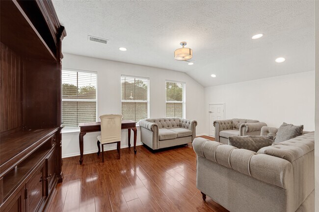 Building Photo - 8307 Summer Reef Dr