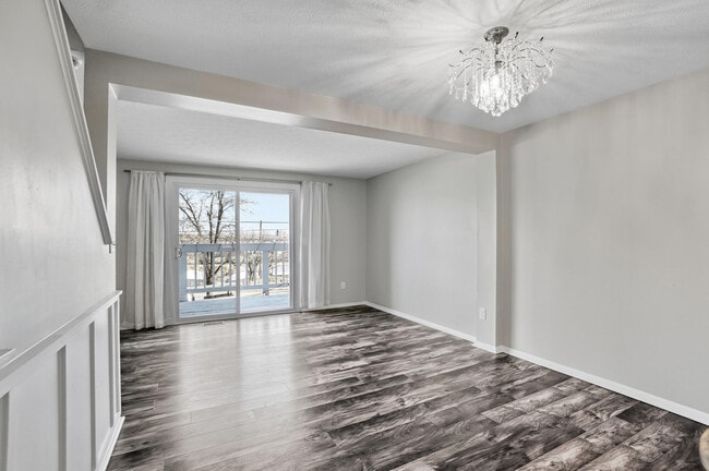 Building Photo - 315 Western Ave