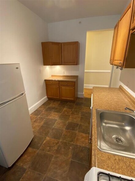 Building Photo - 878 Massachusetts Ave