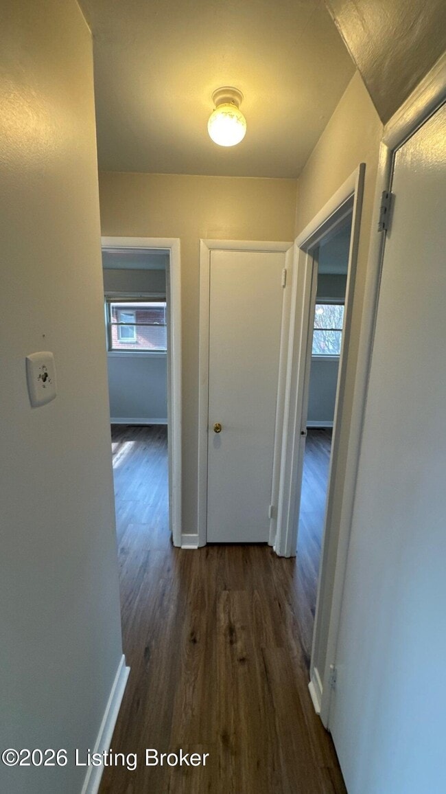 Building Photo - 3122 Commander Dr