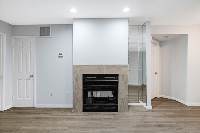 Building Photo - 16800 Sugar Pine Dr