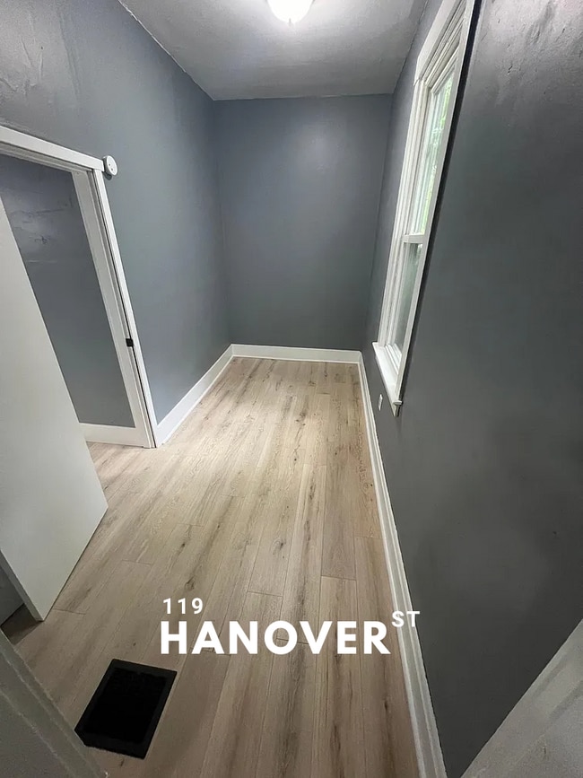 Building Photo - 119 Hanover Dr