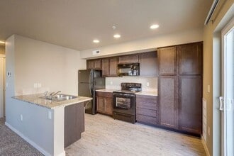 Building Photo - Shallow Creek L