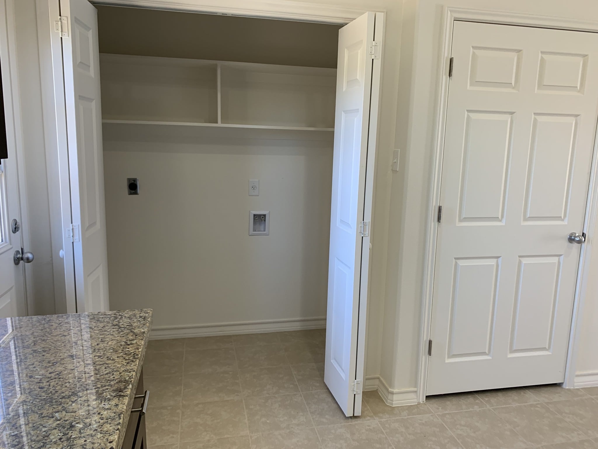 Building Photo - 602 Basswood Dr