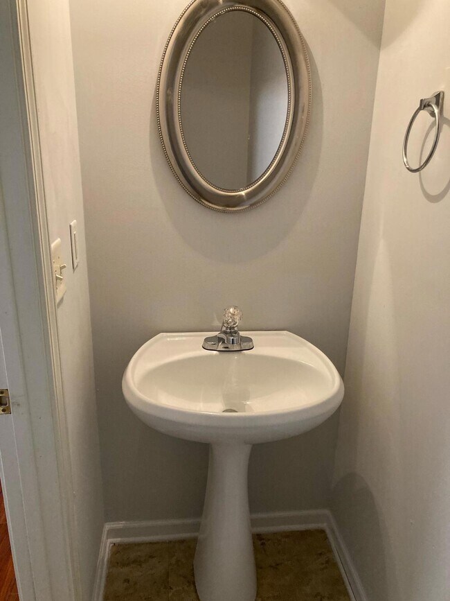 Building Photo - Wind Gate Lane