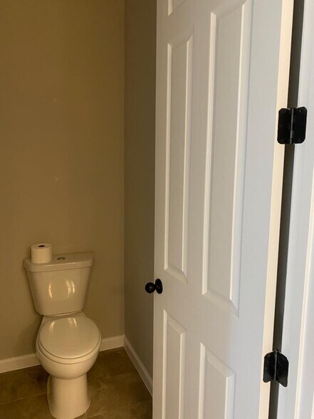 Building Photo - 125 Lake Smart Cir