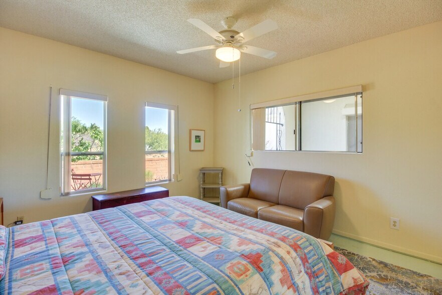 Building Photo - 815 Placita Topa