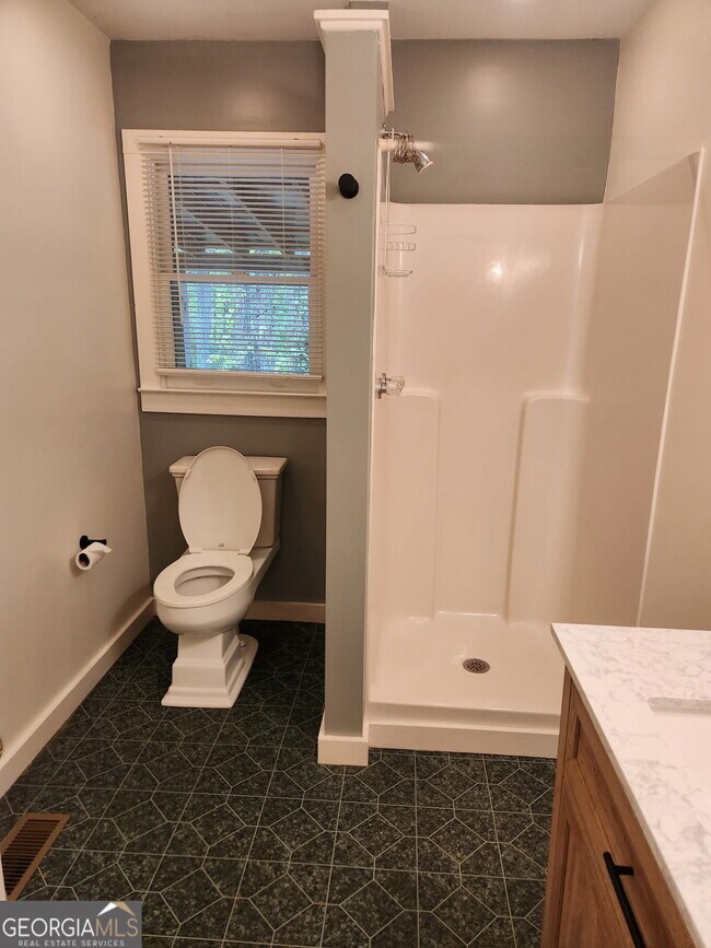 Building Photo - 1240 Walker Church Rd