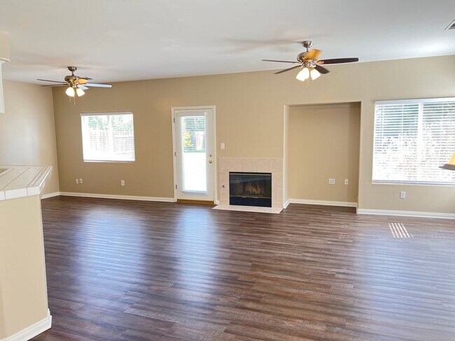 Building Photo - Northwest Charmer